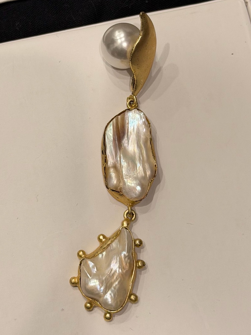 LIKE NEW. PEET DULLAERT Pearl Earrings - Gold